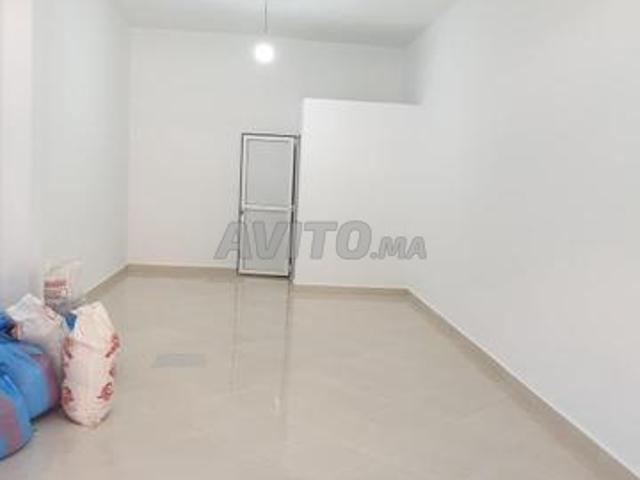 Garage/entrepôt et location Laari Cheikh