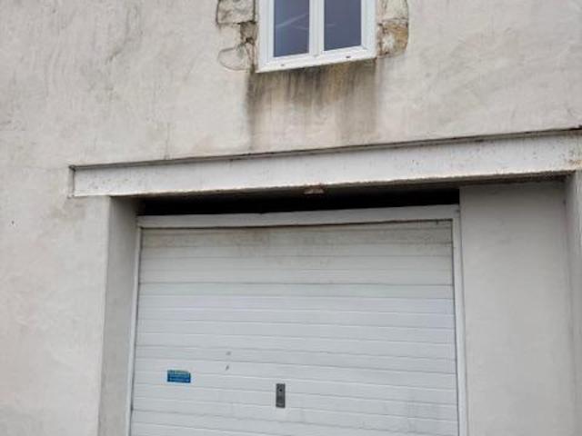 garage/hangar au centre d'ESNANDES proche LA ROCHELLE