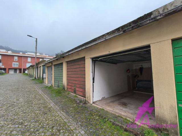 Garagem na Abelheira