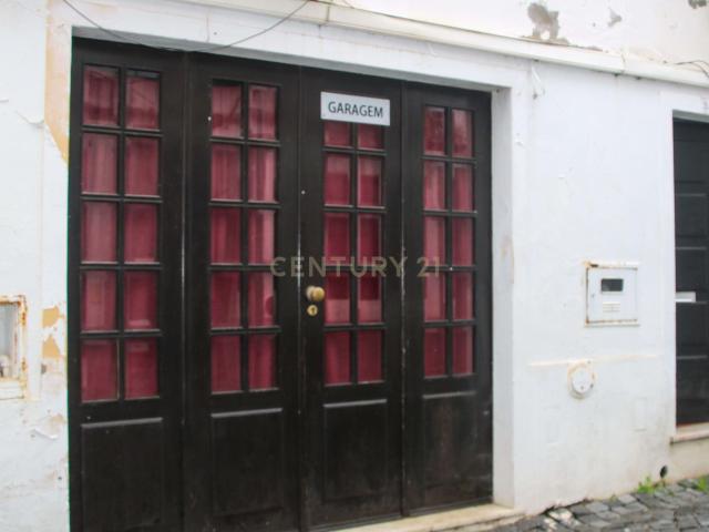 Garagem na Zona Histórica de Campo Maior com Água e WC
