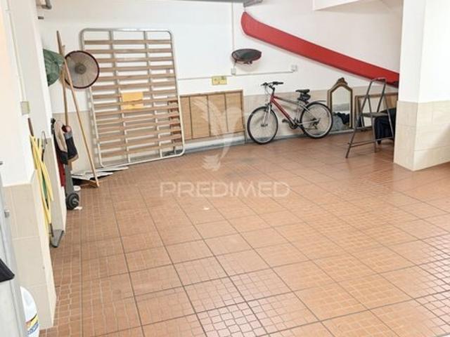 Garagem à venda em concelho de Oeiras, Lisboa, Portugal