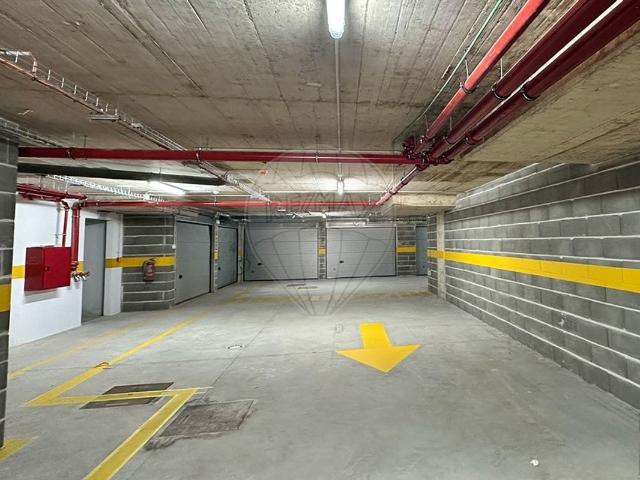 Garagem à venda em Portimão