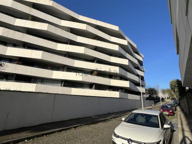 Garagem, Aldoar Foz do Douro Nevogilde