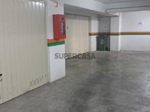 Garagem BOX com 16 m2 em Rinchoa