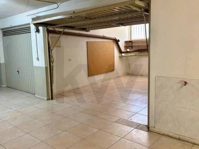 Garagem Box de 20 m² na Sol e Mar – Charneca da Caparica