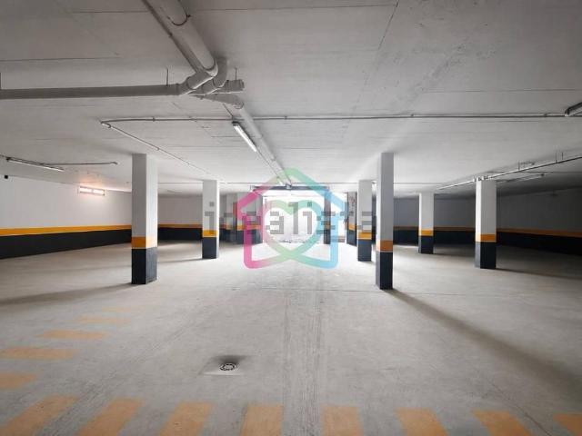 Garagem, Carcavelos e Parede