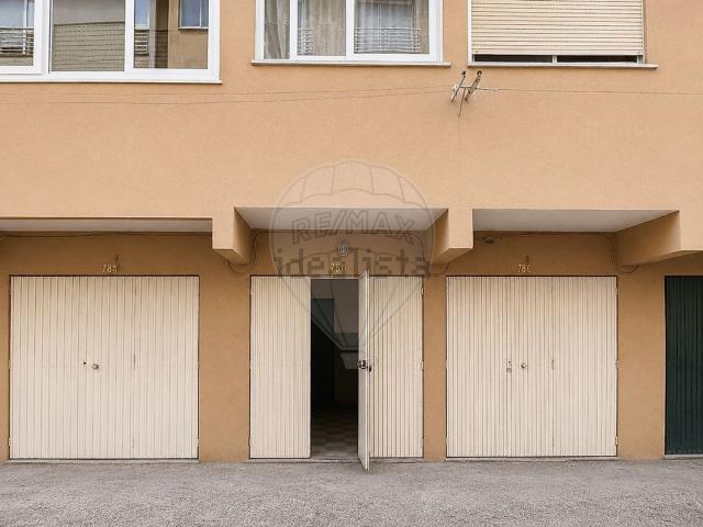 Garagem, Charneca da Caparica e Sobreda