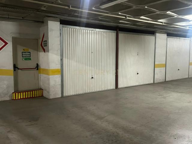 Garagem com 2 BOX independentes para arrendamento