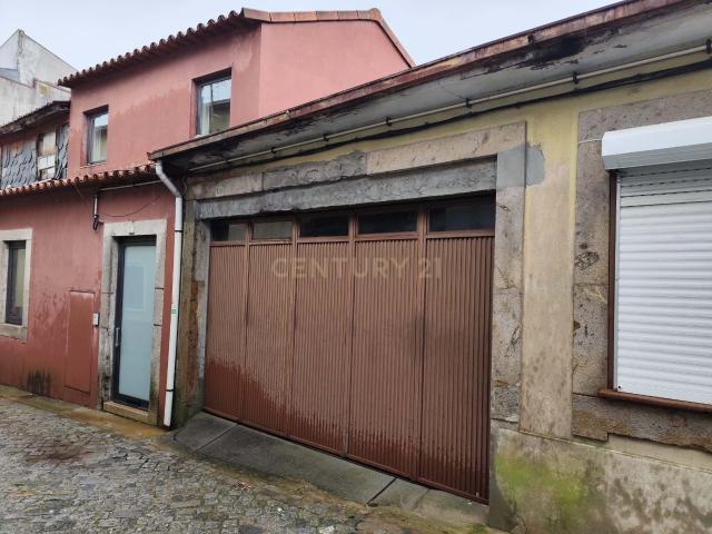 Garagem com terreno