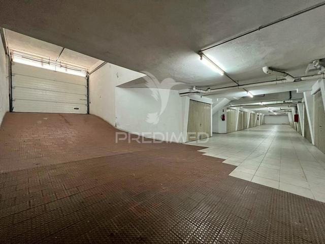 Garagem com box em Setúbal