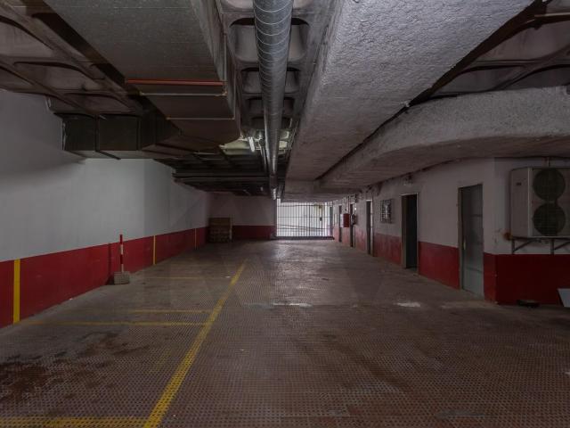 Garagem com 1500m2 em Estoril Cascais