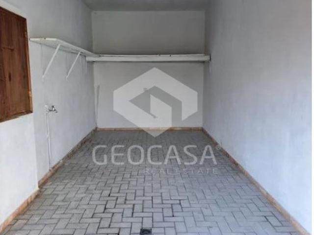 Garagem de 20m2 Mem Martins Localização estratégica e fácil acesso