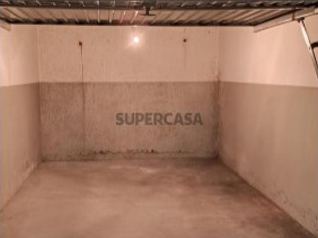 Garagem em Mafamude