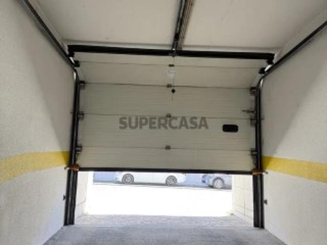 Garagem em Camarate, Unhos e Apelação