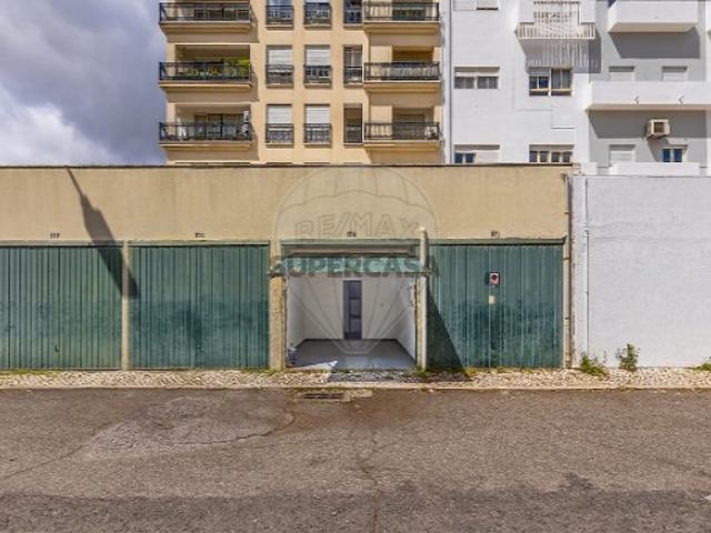 Garagem em Lumiar