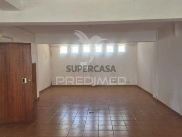 Garagem em Rio de Mouro