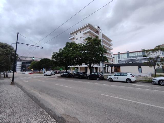 Garagem em Santo António dos Olivais