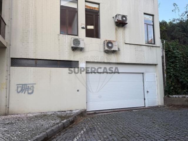 Garagem em Vila Chã, Codal e Vila Cova de Perrinho