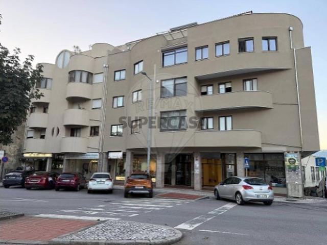 Garagem em Vila Chã, Codal e Vila Cova de Perrinho