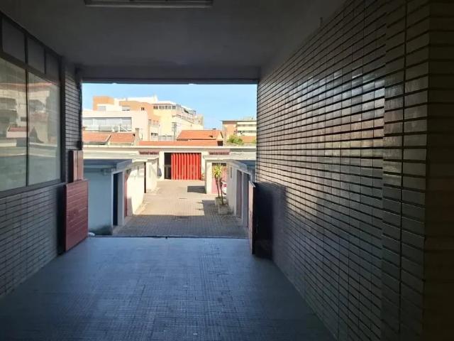 Garagem Fechada em Condomínio Privado a 200m da Praia / Aver o Mar Póvoa de Varzim