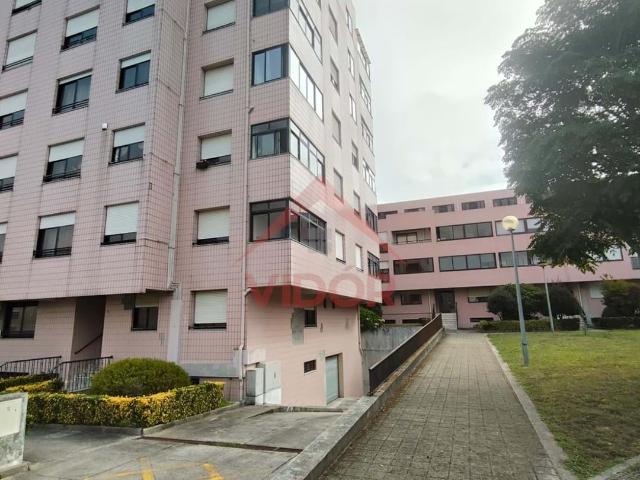 Garagem junto a Circunvalação