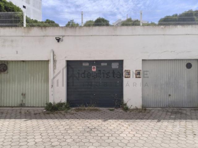 Garagem, Lagoa e Carvoeiro