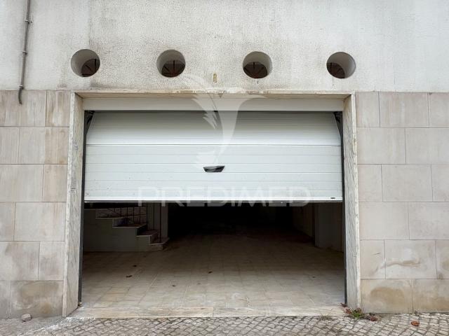 Garagem Pragal, Almada
