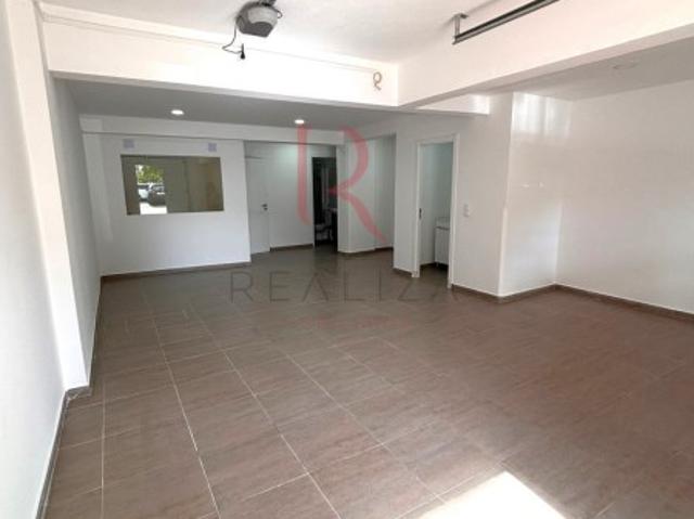 Garagem remodelada possível Apartamento T2 em Vale de Milhaços Corroios