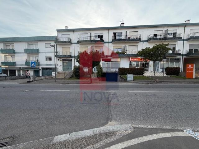 Garagem, Vila Verde