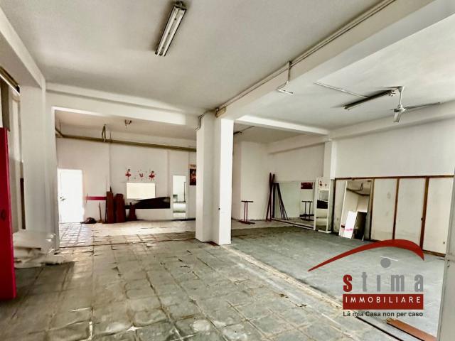Garage/Magazzino in affitto a Siracusa, Panagia