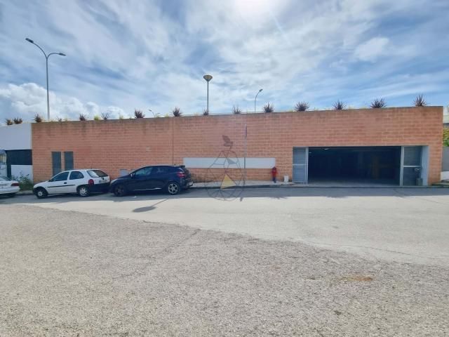 Garagens Box à Venda em Portimão — de 16 m² a 28 m², entre a estação de comboios e a zona ribeirinha de Portimão, Portimão, Zona Ribeirinha