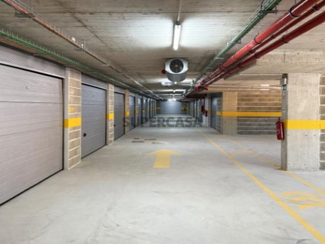 Garagens Estacionamentos para Venda em Portimão!