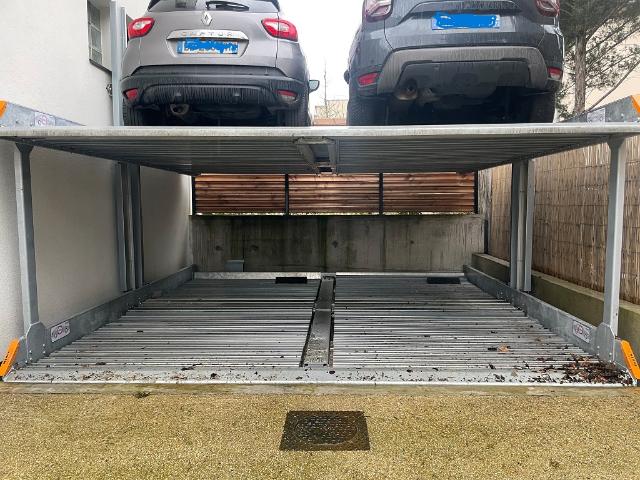 Garage/Parking