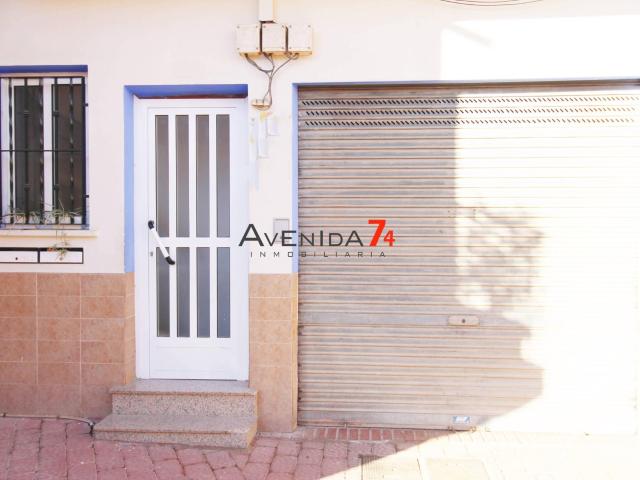 GARAJE CON PUERTA AUTOMATICA A 500 METROS DEL CENTRO REF 241