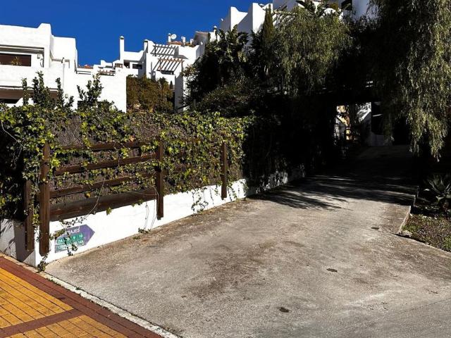 Garaje, Casares