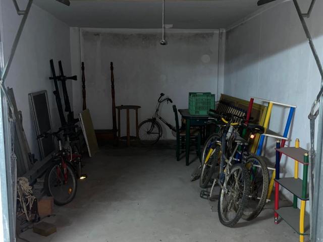 Garaje cerrado zona 500 viviendas