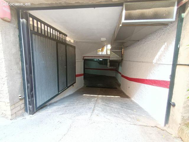 Garaje cerrado en Granada zona Zaidin, 12.80 m. de superficie
