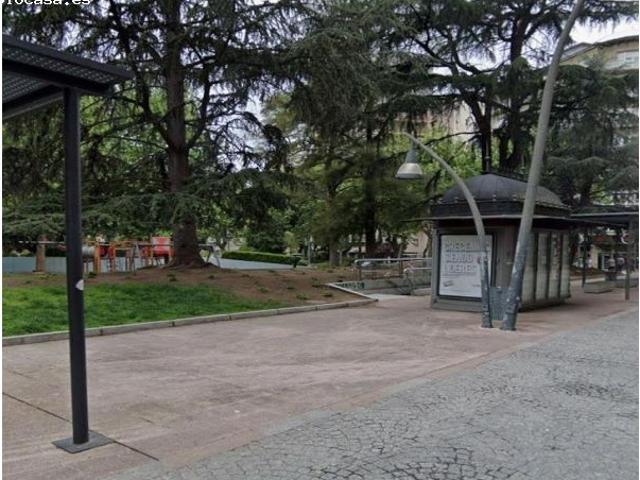 GARAJE AMPLIO Y CÓMODO EN EL CENTRO