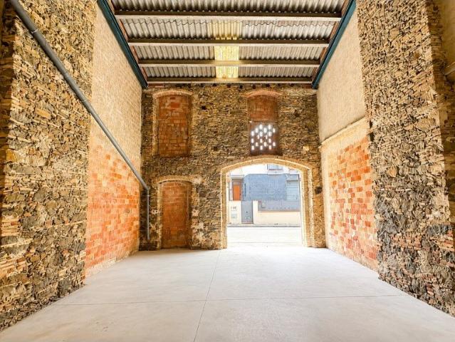 Garaje Almacén con proyecto de vivienda en venta en Castelló. 56m² Castello d'Empuries