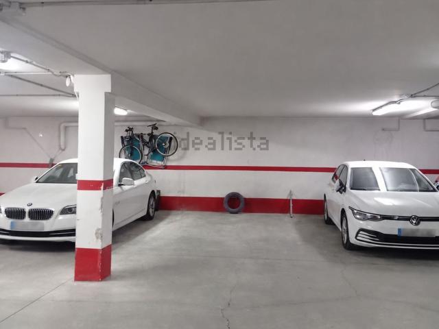 Garaje, Baza