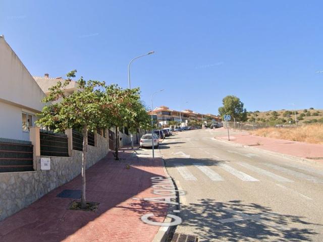Garaje, Benalmádena