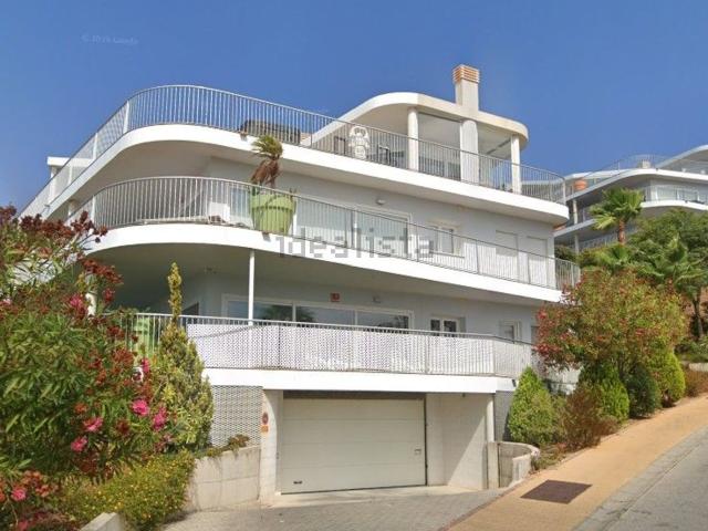 Garaje, Benalmádena
