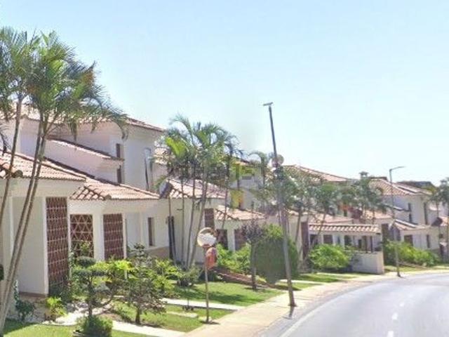 Garaje, Benalmádena
