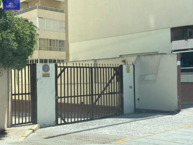Garaje en alquiler en Cádiz, Avenida