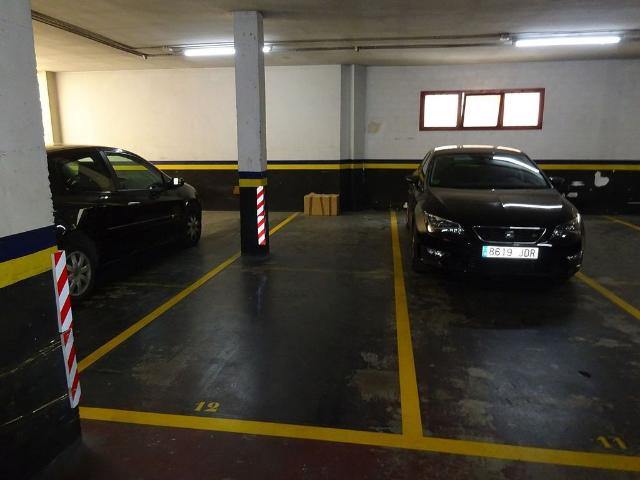 Garaje en alquiler en calle Castillejos, Barcelona, de 8 m² por 95