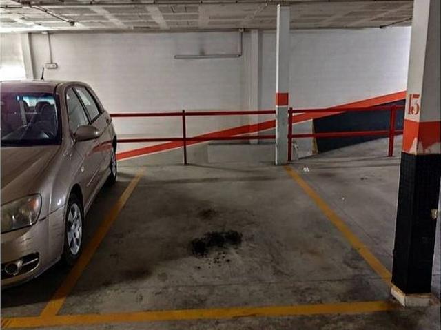 Garaje en alquiler en calle antoni Torrella, Terrassa, de 12 m² por 65