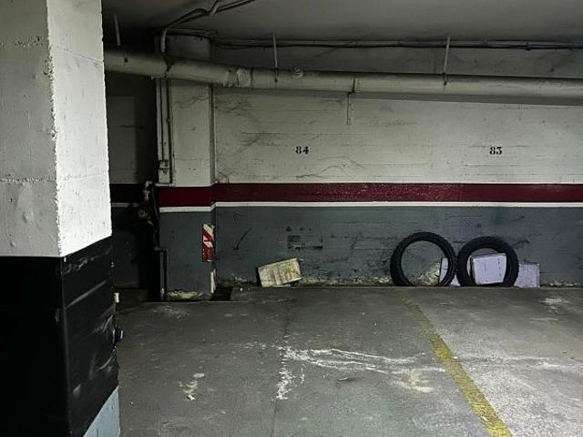 Garaje en alquiler en calle Acadèmia, Lleida, de 7 m² por 35