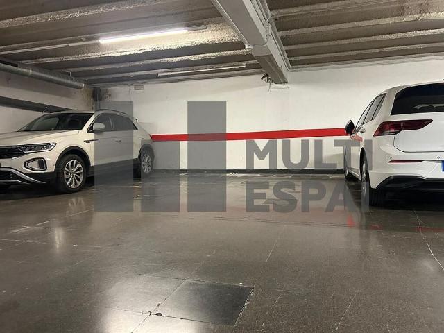 Garaje en alquiler en calle Augusta, Barcelona, de 13 m² por 150