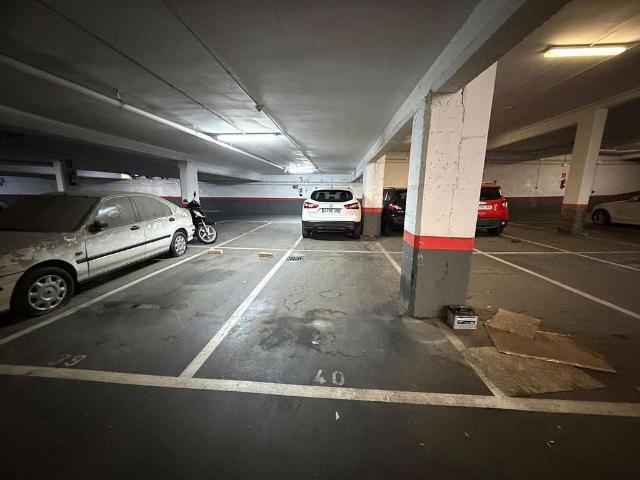 Garaje en alquiler en calle Bogatell, Montcada i Reixac, de 10 m² por 80