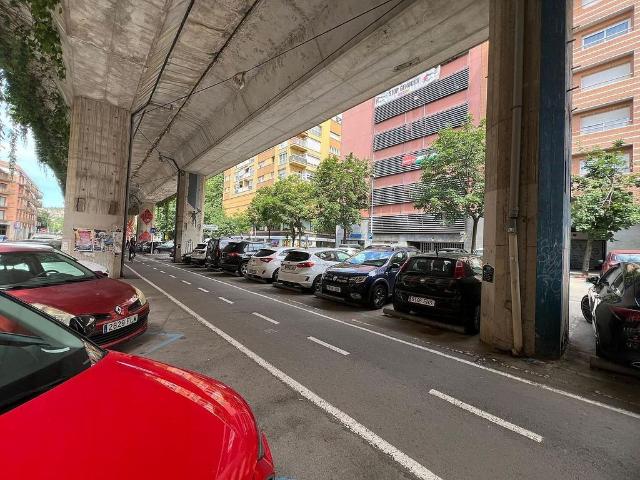 Garaje en alquiler en calle Bonastruc de Porta, Girona, de 6 m² por 90